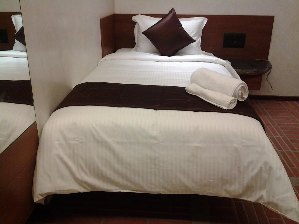 Fabhotel Illam Hospitality Chennai Chambre photo